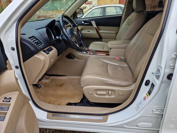 2012 Toyota Highlander II (XU40) Рестайлинг, белый, 2500000 рублей - вид 4