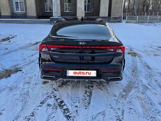 2021 Kia K5 III, чёрный, 2150000 рублей, вид 5