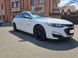 2020 Chevrolet Malibu IX Рестайлинг, белый, 1700000 рублей, вид 1