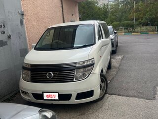 2003 Nissan Elgrand II (E51), белый, 480000 рублей, вид 2