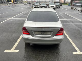 2005 Mercedes-Benz C-Класс 230 II (W203) Рестайлинг, серебристый, 750000 рублей, вид 4