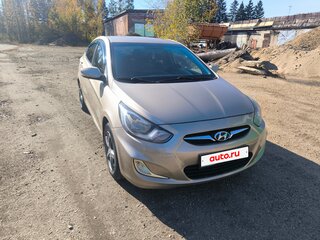 2011 Hyundai Solaris I, бежевый, 700000 рублей, вид 2