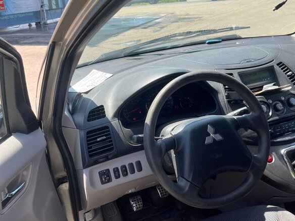 2006 Mitsubishi Grandis I, серебристый, 580000 рублей - вид 13