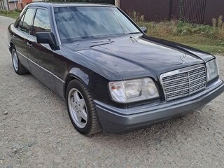 1994 Mercedes-Benz E-Класс 280 5-speed I (W124), чёрный, 970000 рублей, вид 1
