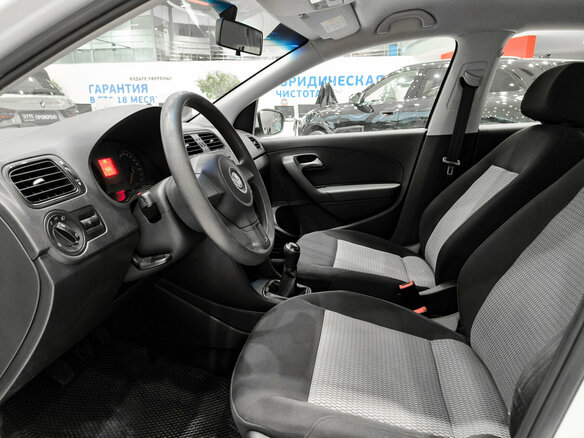 2014 Volkswagen Polo V, белый - вид 15