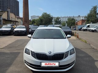 2019 Skoda Octavia III (A7) Рестайлинг, белый, 1500000 рублей, вид 3