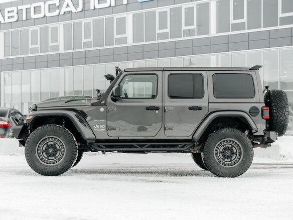 2018 Jeep Wrangler IV (JL), серый, 4990000 рублей - вид 2
