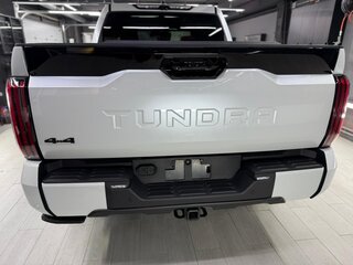 2023 Toyota Tundra CrewMax III, белый, 8500000 рублей, вид 3