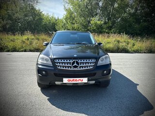 2006 Mercedes-Benz M-Класс 500 II (W164), чёрный, 900000 рублей, вид 5