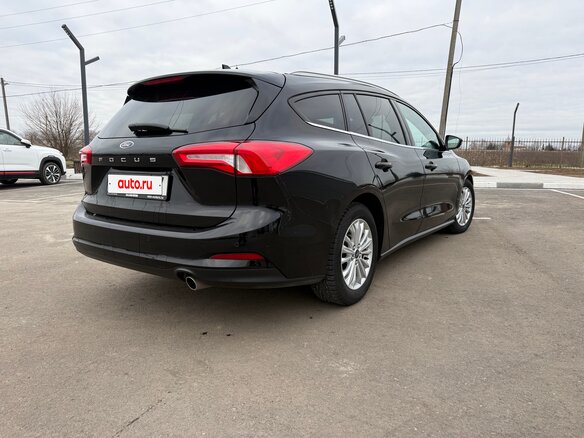 2018 Ford Focus IV, чёрный, 1400000 рублей - вид 2