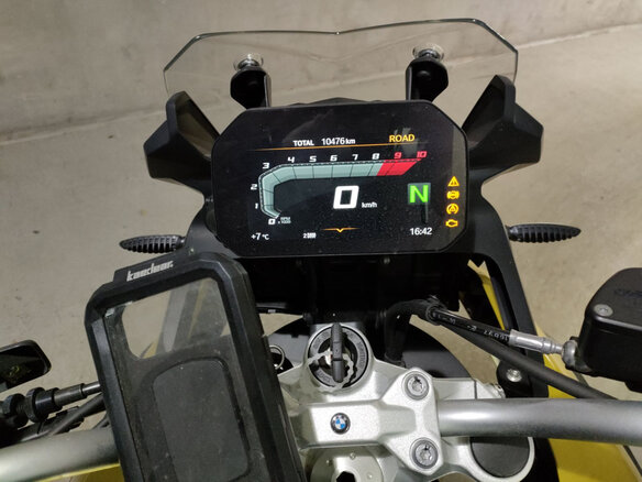 2019 BMW F 750 GS, золотистый, 860000 рублей - вид 4