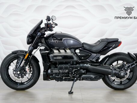 2025 Triumph Rocket III, чёрный, 2649000 рублей, вид 2