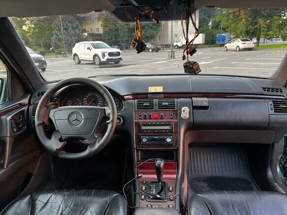 1996 Mercedes-Benz E-Класс 320 II (W210, S210), зелёный, 550000 рублей - вид 10