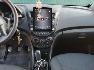 2011 Hyundai Solaris I, чёрный, 700000 рублей, вид 5