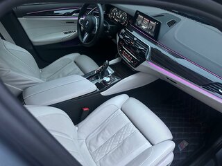 2017 BMW 5 серии M550i xDrive VII (G30/G31/G38), серый, 6500000 рублей, вид 3