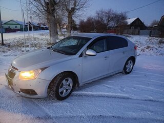 2012 Chevrolet Cruze I, серебристый, 680000 рублей, вид 3