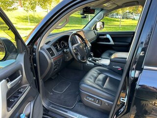 2018 Toyota Land Cruiser 200 Series Рестайлинг 2, чёрный, 6500000 рублей, вид 5