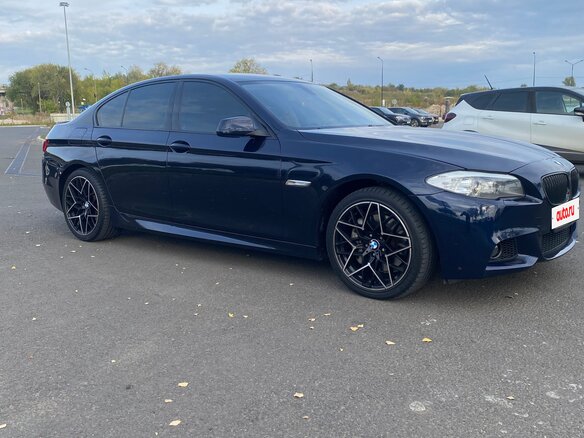 2012 BMW 5 серии 530d xDrive VI (F10/F11/F07), синий, 2000000 рублей - вид 2