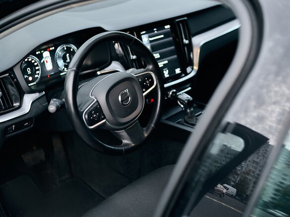 2019 Volvo V60 II, чёрный, 2100000 рублей - вид 7