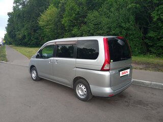 2010 Nissan Serena III (C25), серебристый, 1350000 рублей, вид 5