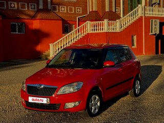 2013 Skoda Fabia II Рестайлинг, красный, 745000 рублей, вид 3