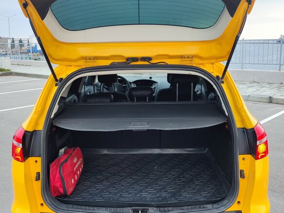 2015 Ford Focus III Рестайлинг, жёлтый, 750000 рублей - вид 19
