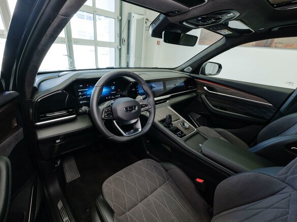 2026 Geely Monjaro I Рестайлинг, серый, 4954990 рублей - вид 13
