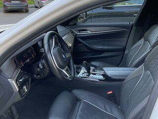 2019 BMW 5 серии 530d xDrive VII (G30/G31/G38), белый, 5450000 рублей, вид 5