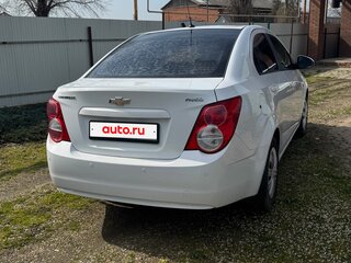 2015 Chevrolet Aveo II, белый, 730000 рублей, вид 3