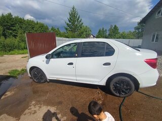 2014 Renault Logan II, белый, 350000 рублей, вид 2