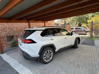 2023 Toyota RAV4 V (XA50), белый, 5050000 рублей, вид 3