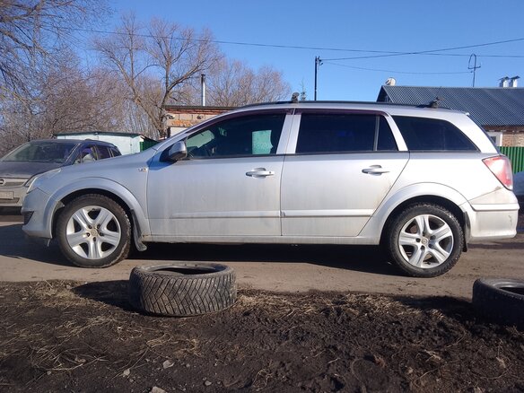 2008 Opel Astra H Рестайлинг, серебристый, 400000 рублей - вид 3