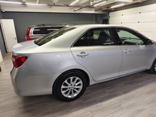 2014 Toyota Camry VII (XV50), серебристый, 1550000 рублей, вид 4