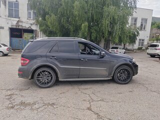 2008 Mercedes-Benz M-Класс AMG 63 AMG II (W164) Рестайлинг, чёрный, 1850000 рублей, вид 4