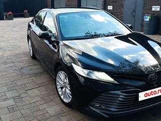2020 Toyota Camry VIII (XV70), чёрный, 2650000 рублей, вид 2
