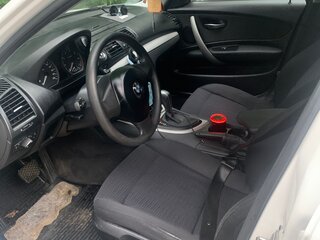 2010 BMW 1 серии 116i I (E81/E82/E87/E88) Рестайлинг, белый, 700000 рублей, вид 4