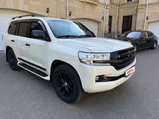 2017 Toyota Land Cruiser 200 Series Рестайлинг 2, белый, 19000000 рублей, вид 1