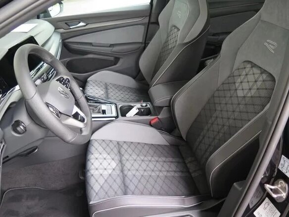 2023 Volkswagen Golf VIII, чёрный - вид 4