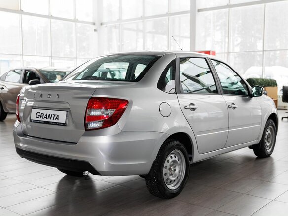 2026 Lada (ВАЗ) Granta I Рестайлинг, серебристый - вид 5