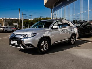 2019 Mitsubishi Outlander III Рестайлинг 3, серебристый, 2125000 рублей, вид 2