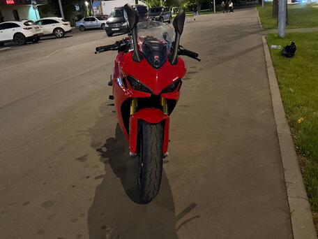 2021 Ducati Supersport, красный, 700000 рублей, вид 3