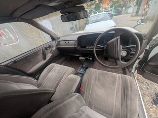 1989 Toyota Crown VIII (S130), белый, 325000 рублей, вид 3