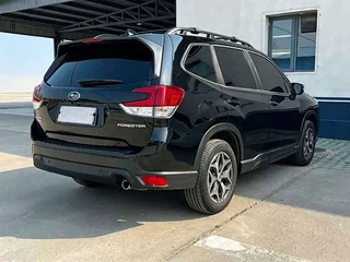 2022 Subaru Forester V Рестайлинг, чёрный, 2900000 рублей, вид 4