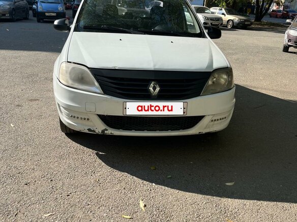 2014 Renault Logan I Рестайлинг, белый, 249000 рублей