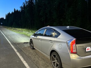 2014 Toyota Prius III Рестайлинг (XW30), серый, 1000000 рублей, вид 4