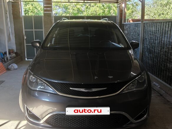 2017 Chrysler Pacifica RU, чёрный, 2800000 рублей - вид 1