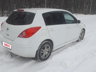2012 Nissan Tiida I Рестайлинг, белый, 650000 рублей, вид 4