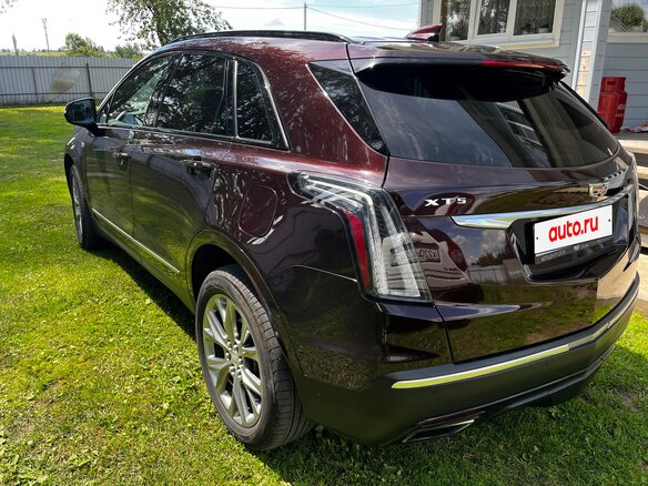 2021 Cadillac XT5 I Рестайлинг, красный, 3350000 рублей - вид 3