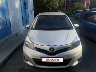 2016 Toyota Vitz III (XP130) Рестайлинг, серый, 700000 рублей, вид 2