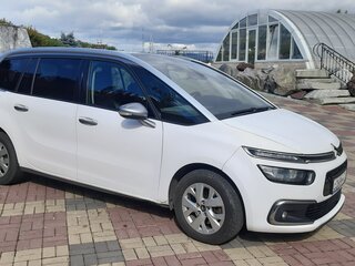 2017 Citroen C4 Picasso II Рестайлинг, белый, 1350000 рублей, вид 3